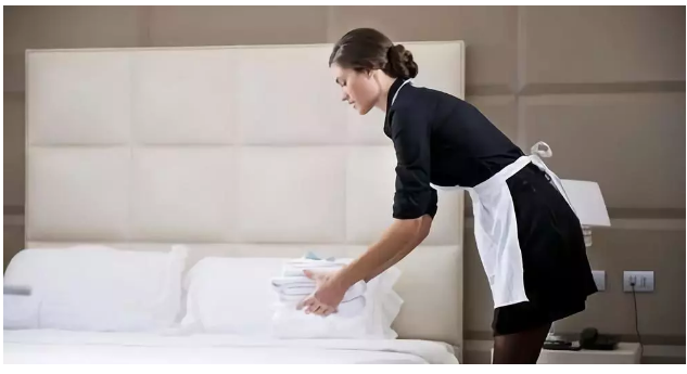 酒店客房服务员培训：客房服务礼仪